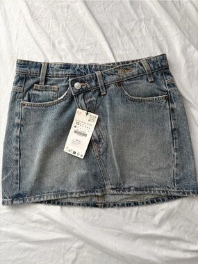 2/40$ Zara brand new mini square skirt